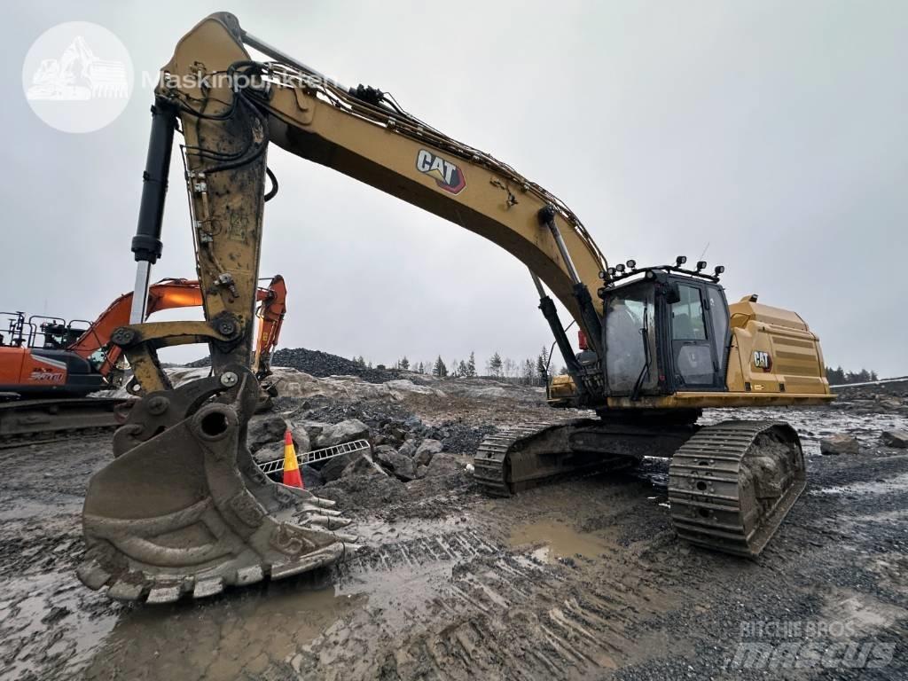 CAT 352 Roomikekskavaatorid