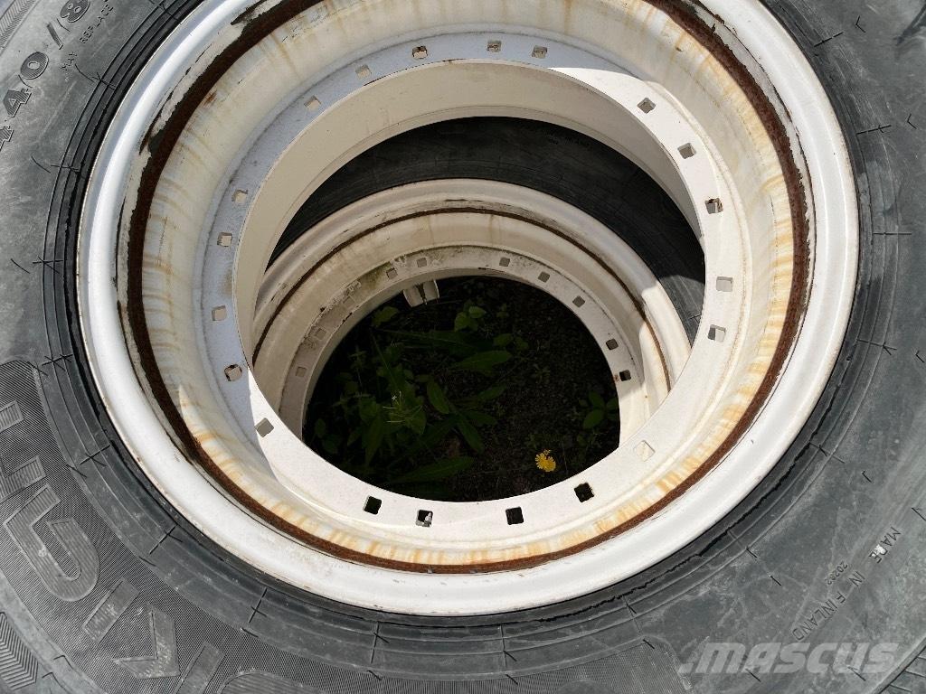 Nokian 16.9 R28 Rehvid, rattad ja veljed