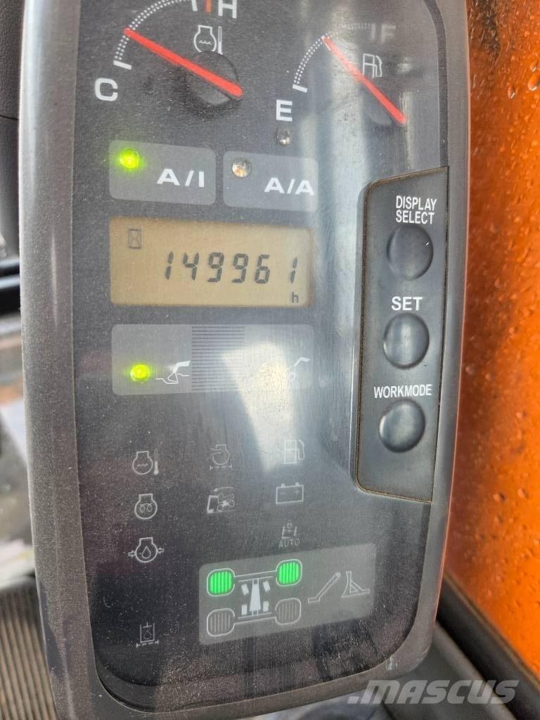 Hitachi ZX 160 W Ratasekskavaatorid