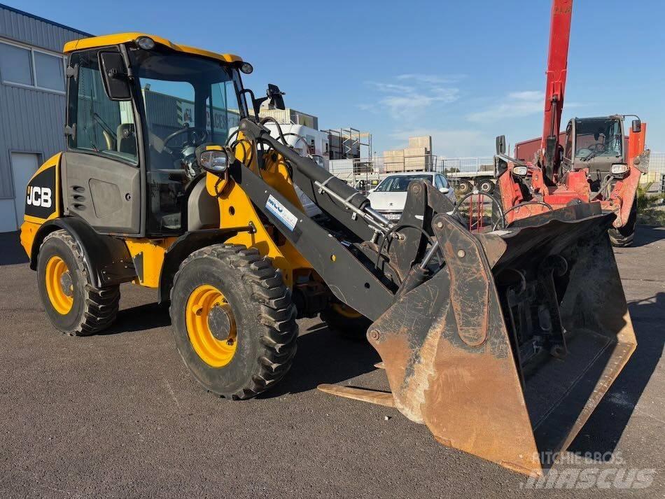 JCB 406 Rataslaadurid