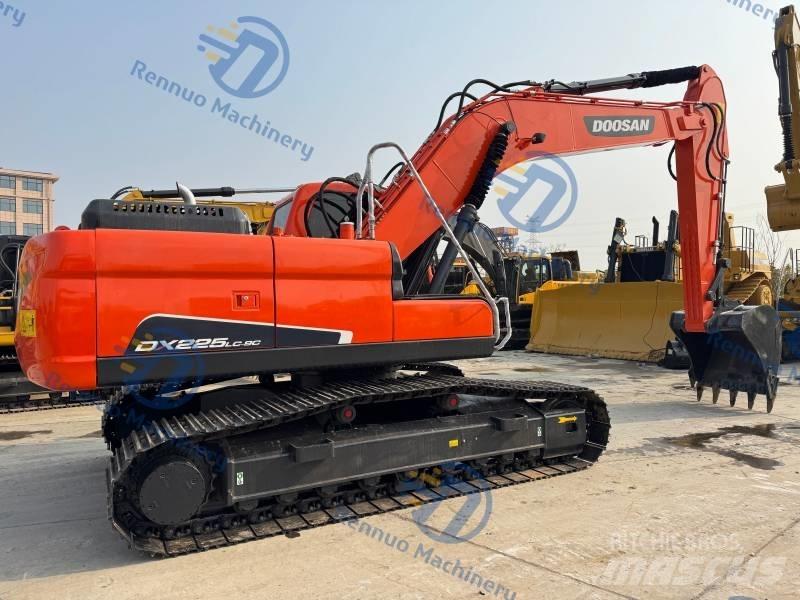 Doosan DX 225 LC-9C Roomikekskavaatorid