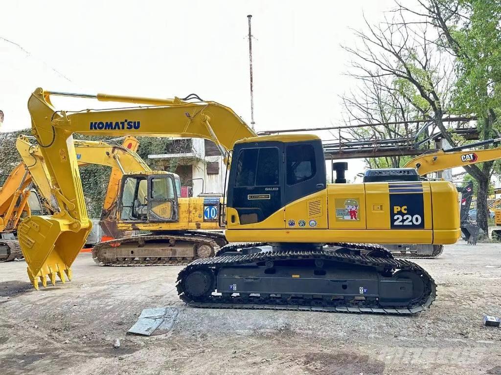 Komatsu PC 220-7 Roomikekskavaatorid