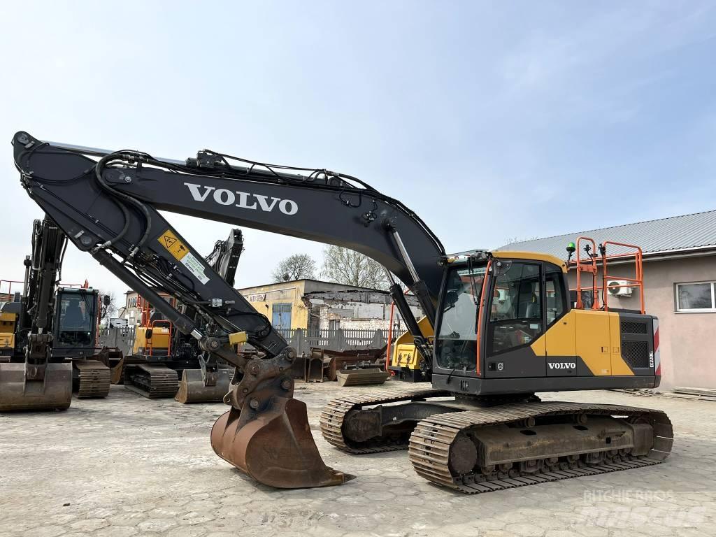 Volvo EC 220 E Roomikekskavaatorid