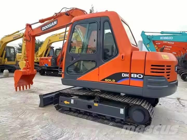 Doosan DH 80 Väikeekskavaatorid 7t-12t