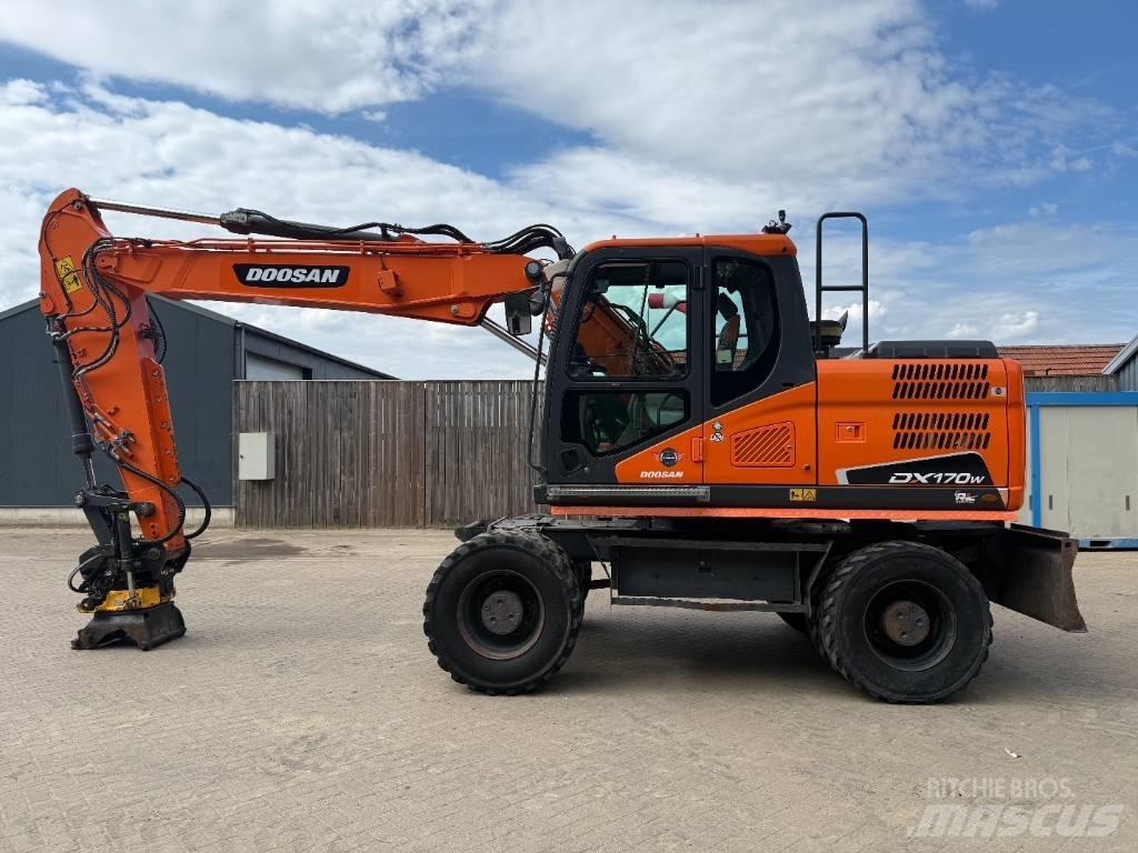 Doosan DX 170 W Ratasekskavaatorid