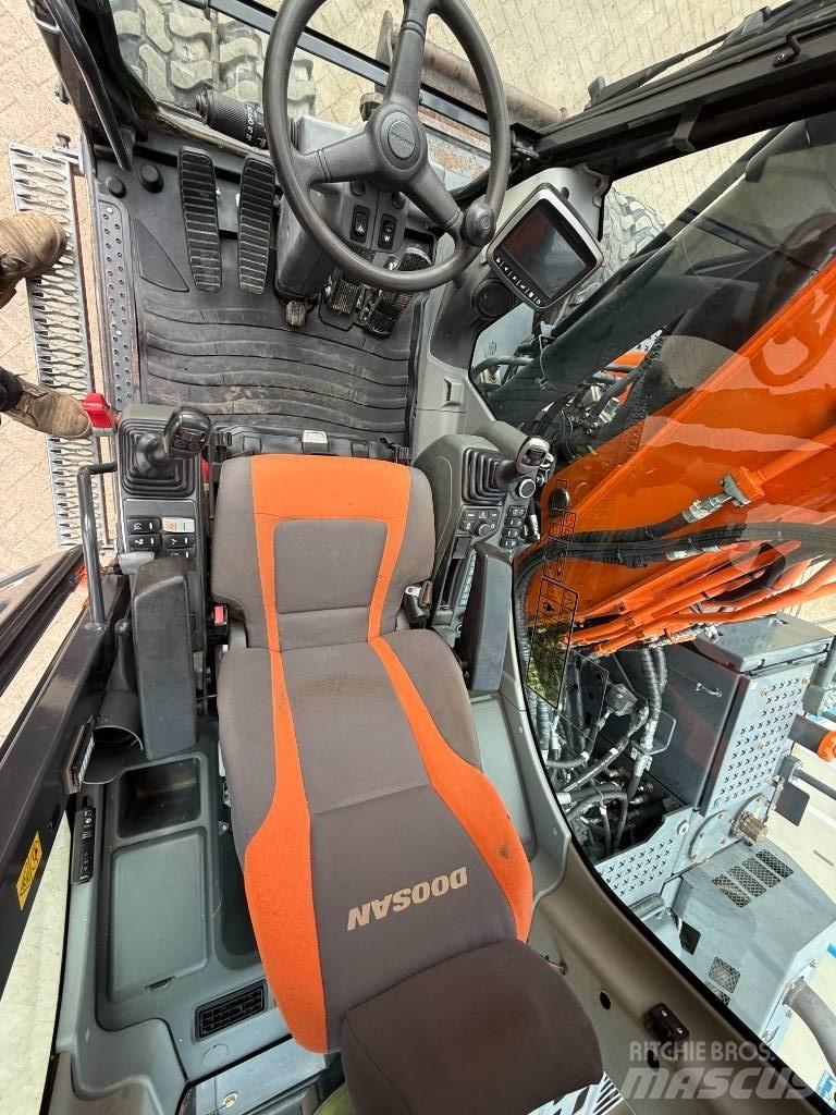 Doosan DX 170 W Ratasekskavaatorid