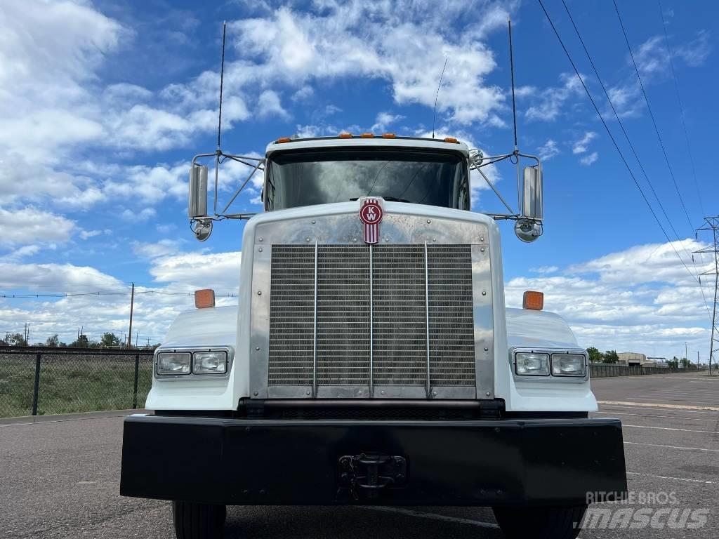 Kenworth T 800 Sadulveokid