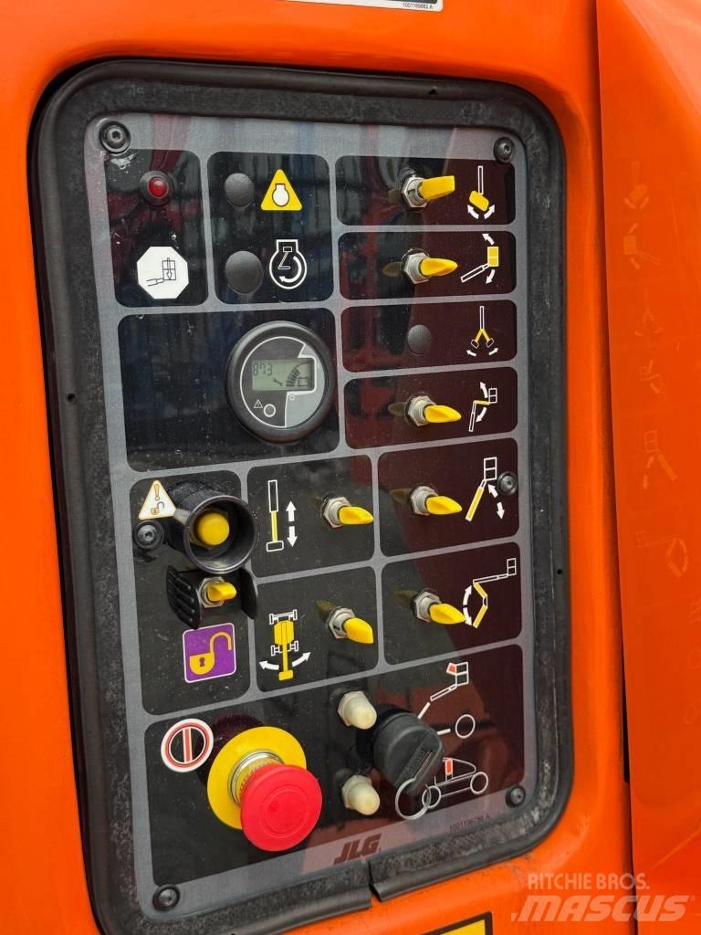 JLG E 450 AJ Iseliikuvad poomtõstukid