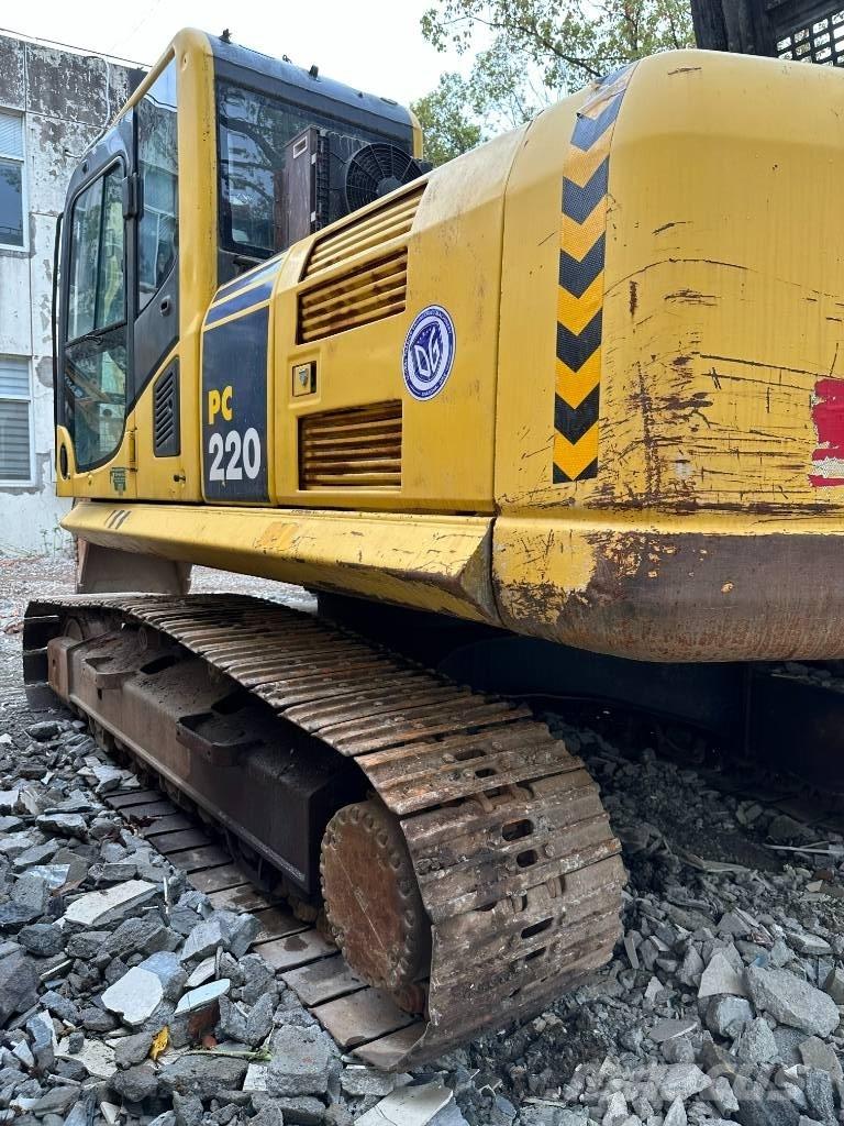 Komatsu PC220-8MO Roomikekskavaatorid