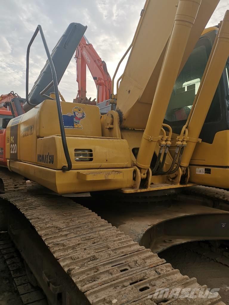 Komatsu PC 220 LC-7 Roomikekskavaatorid