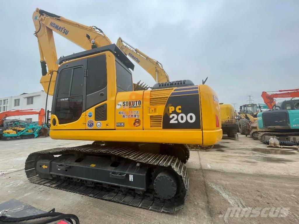 Komatsu PC 200-8 Roomikekskavaatorid