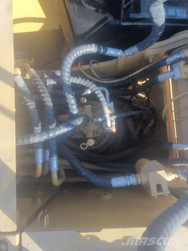 CAT 320 D Roomikekskavaatorid