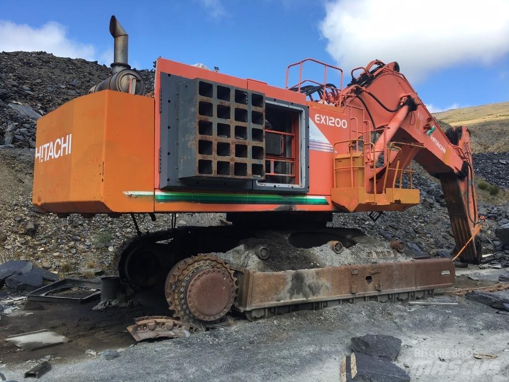 Hitachi EX 1200-5 C Roomikekskavaatorid