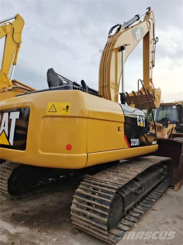 CAT 323 D Roomikekskavaatorid