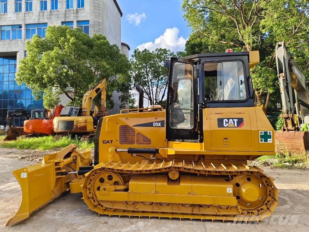 CAT D 5 K Buldooserid