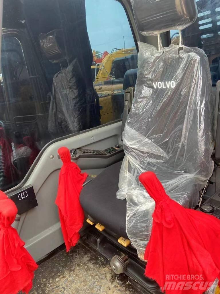 Volvo EC210D Roomikekskavaatorid