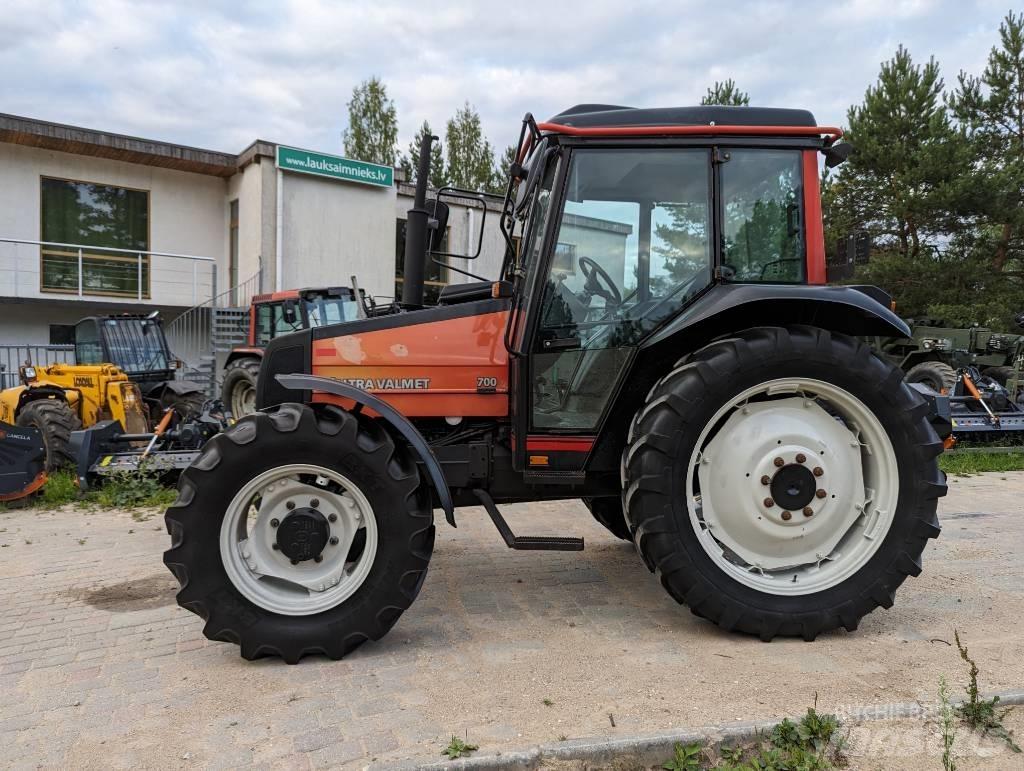 Valtra Valmet 700 Traktorid