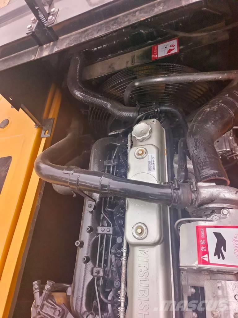 Sany SY 215 H Roomikekskavaatorid