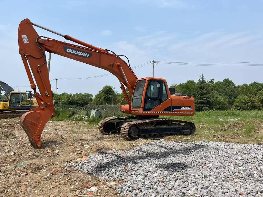 Doosan DH225 Roomikekskavaatorid