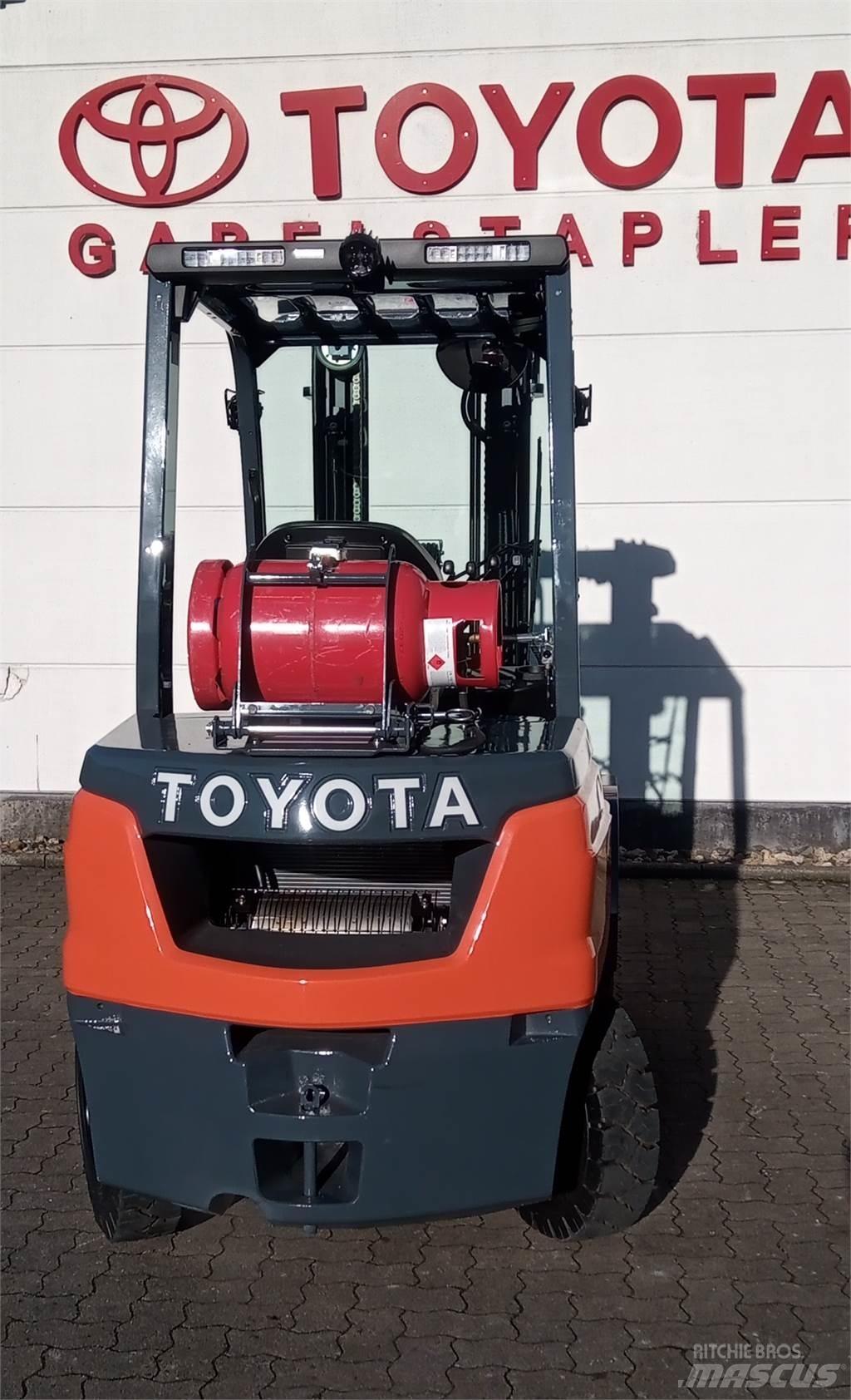 Toyota 02-8FGF30 Gaasitõstukid