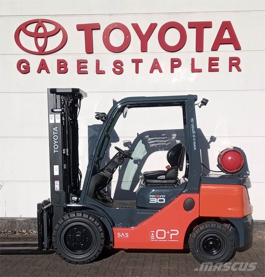 Toyota 02-8FGF30 Gaasitõstukid