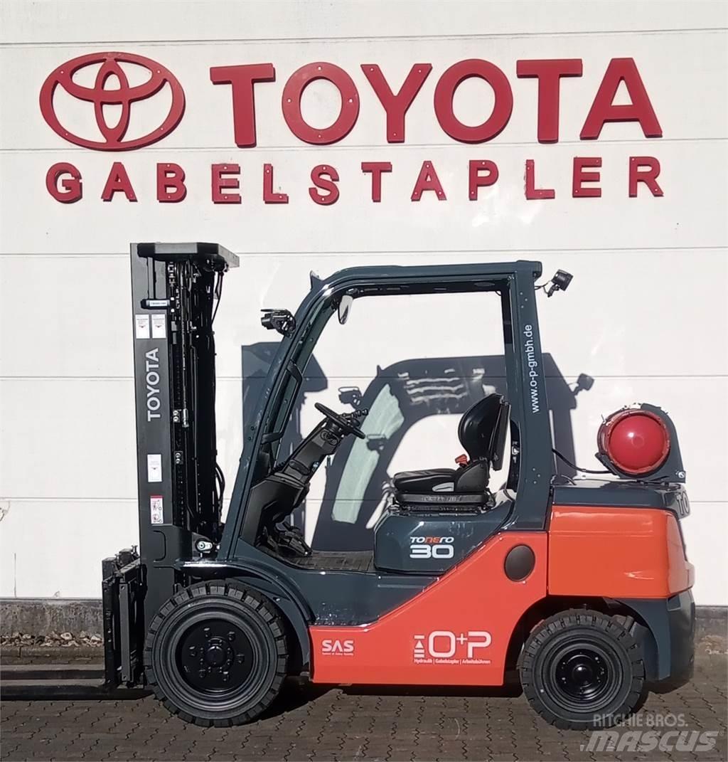 Toyota 02-8FGF30 Gaasitõstukid