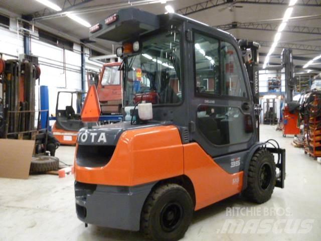 Toyota 52 - 2 - FDJF 35 Diiseltõstukid