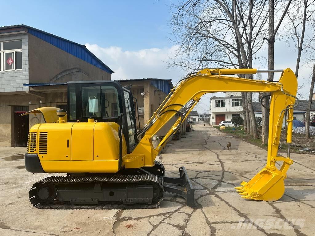 Komatsu PC56-7 Roomikekskavaatorid