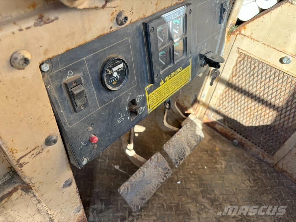 CAT D 5 C Buldooserid