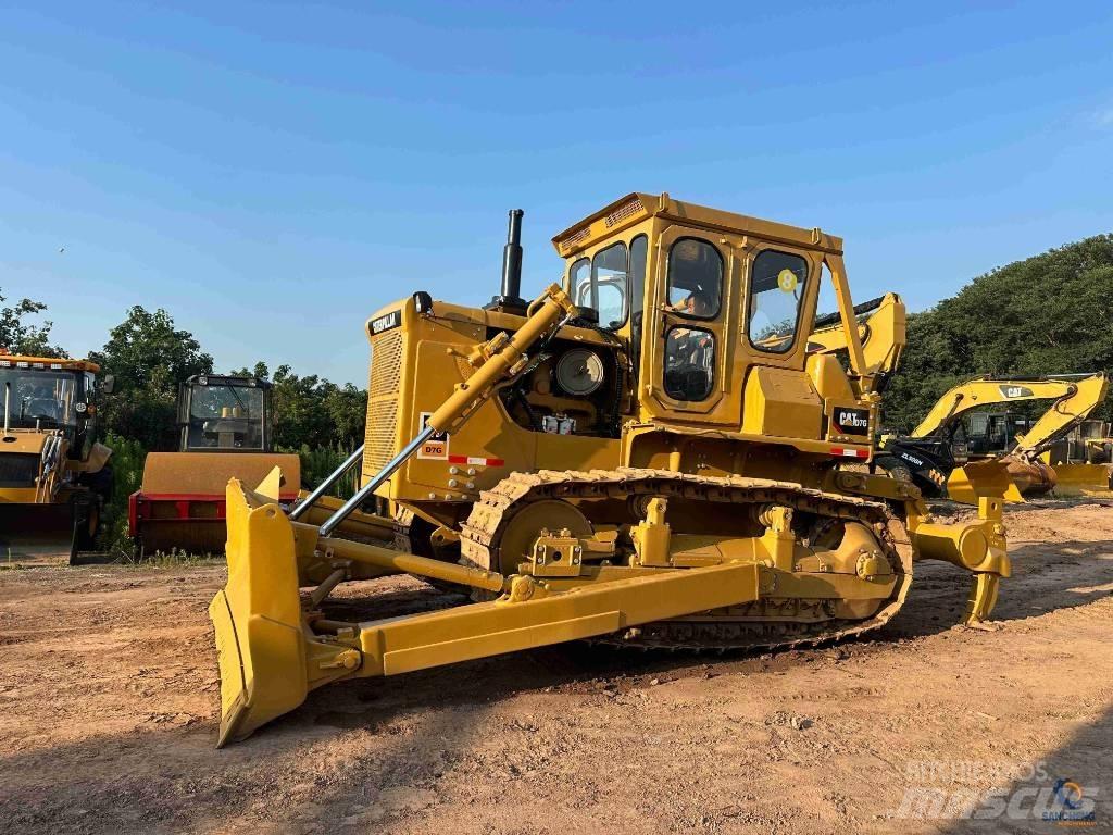 CAT D 7 G Buldooserid