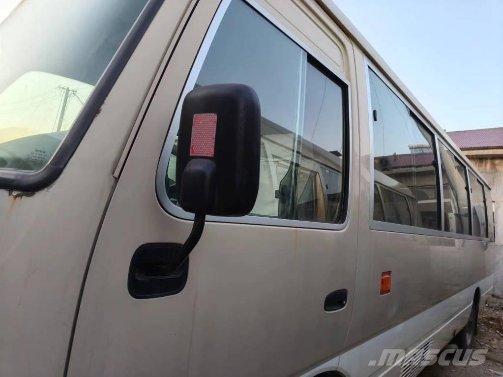 Toyota Coaster Bus Väikebussid