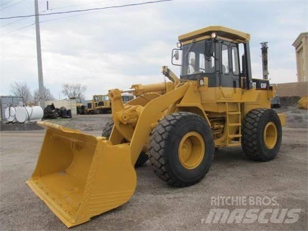 CAT 936 F Rataslaadurid
