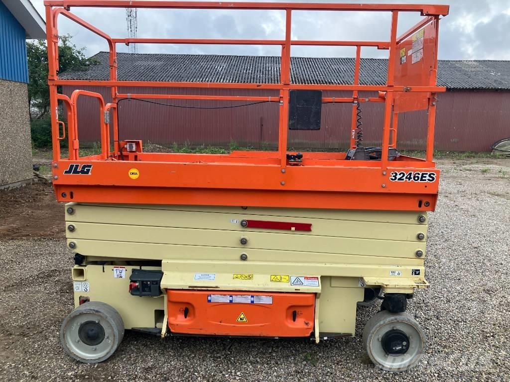 JLG 3246 ES Käärtõstukid
