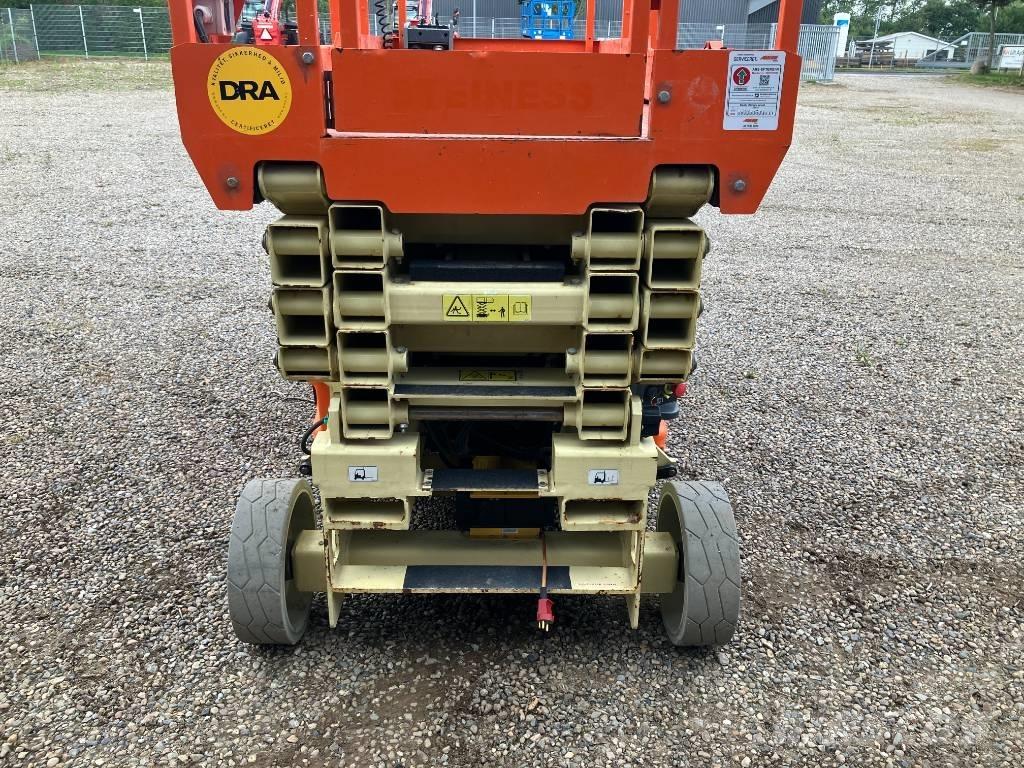 JLG 3246 ES Käärtõstukid