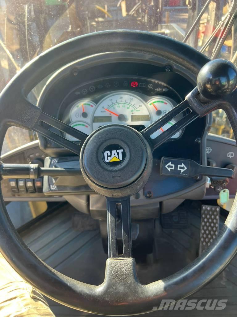 CAT IT 28 G Rataslaadurid