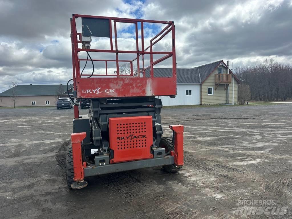 SkyJack SJ 8841 RT Käärtõstukid