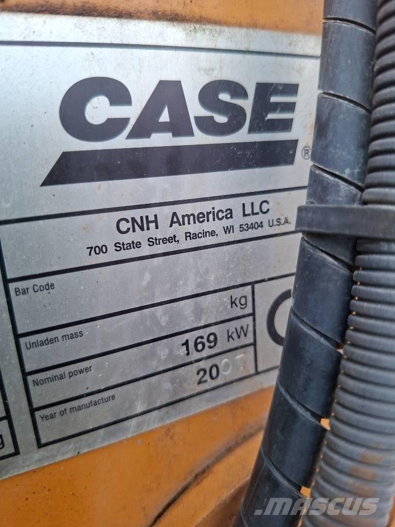 CASE 821 E Rataslaadurid