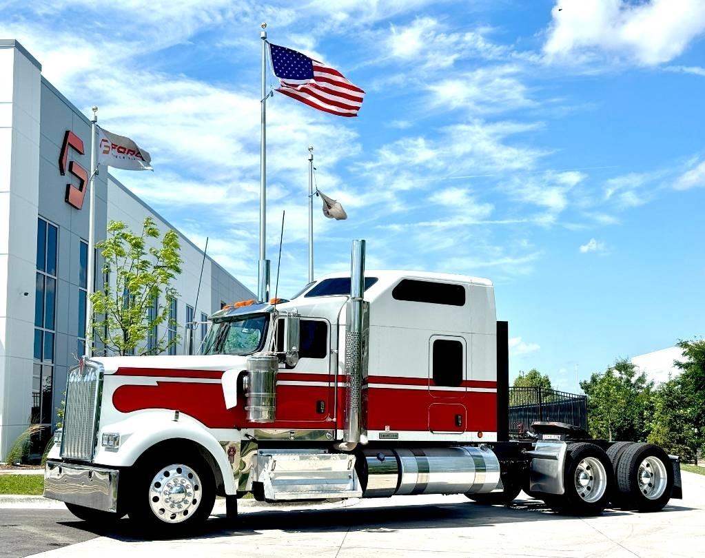 Kenworth W 900 Sadulveokid