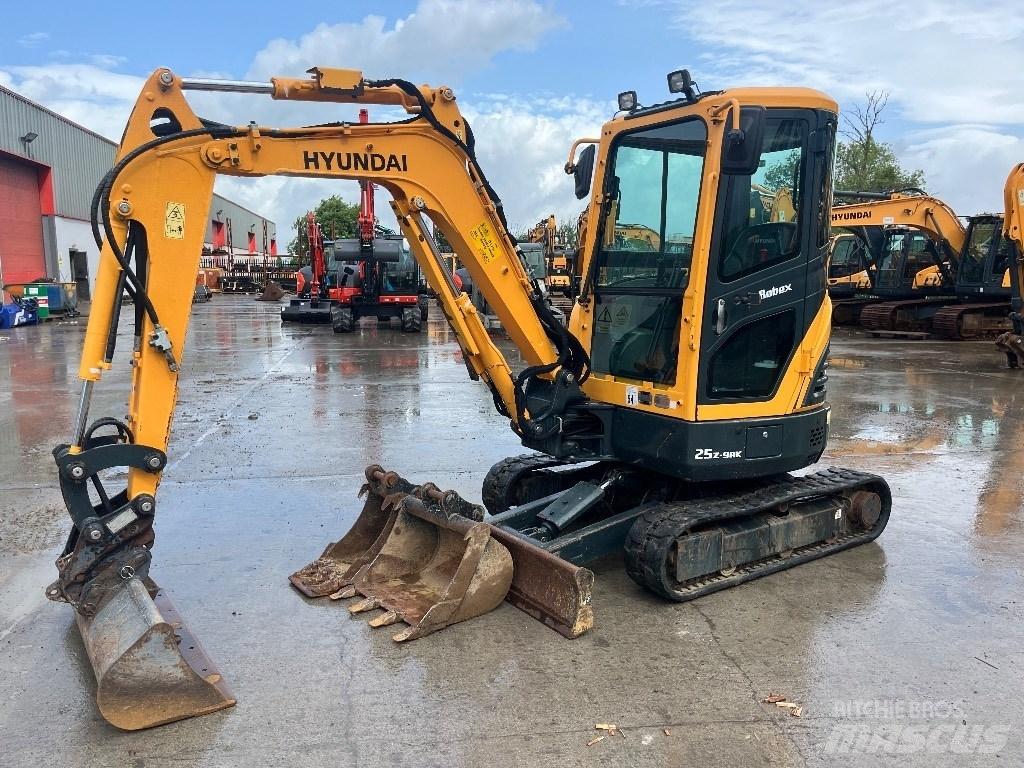 Hyundai R25Z-9 AK Miniekskavaatorid < 7 t