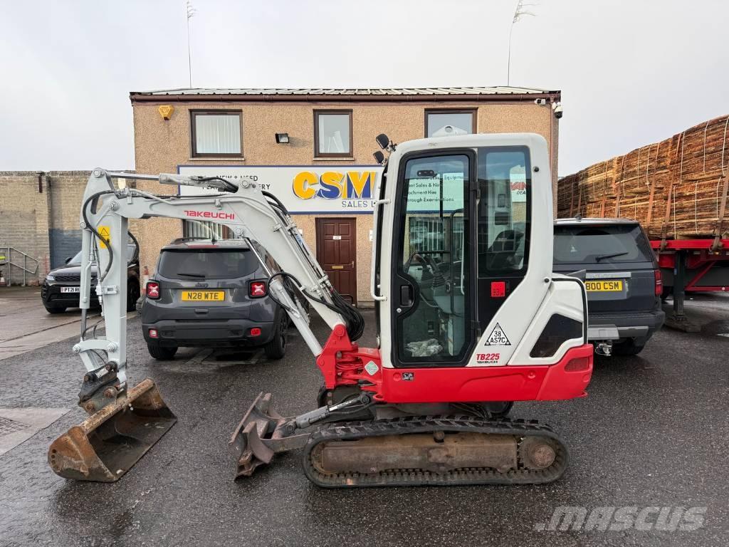 Takeuchi TB 225 Miniekskavaatorid < 7 t