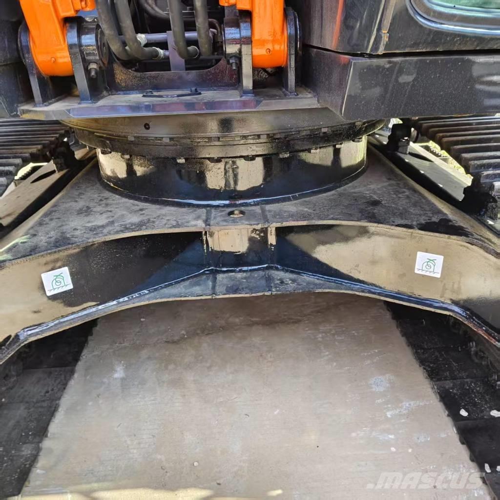 Hitachi ZX 130 LC Roomikekskavaatorid