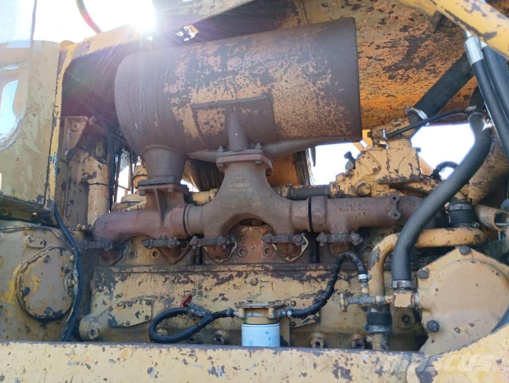 Komatsu D 85 A-12 Buldooserid