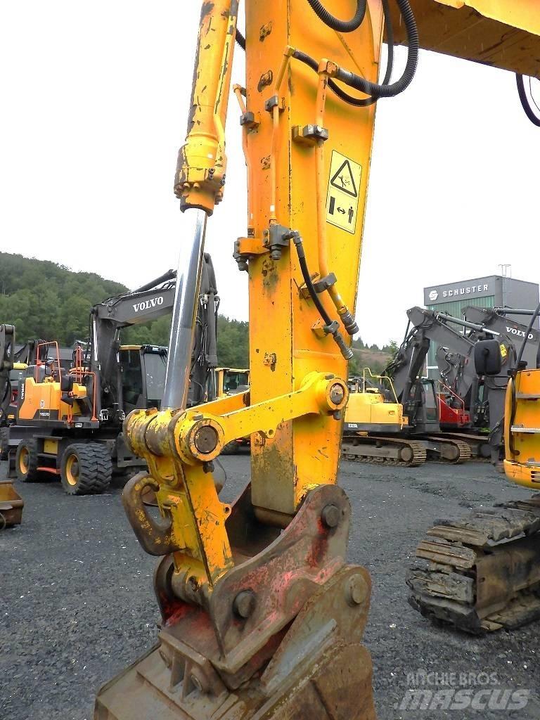 JCB JZ 235 LC Roomikekskavaatorid