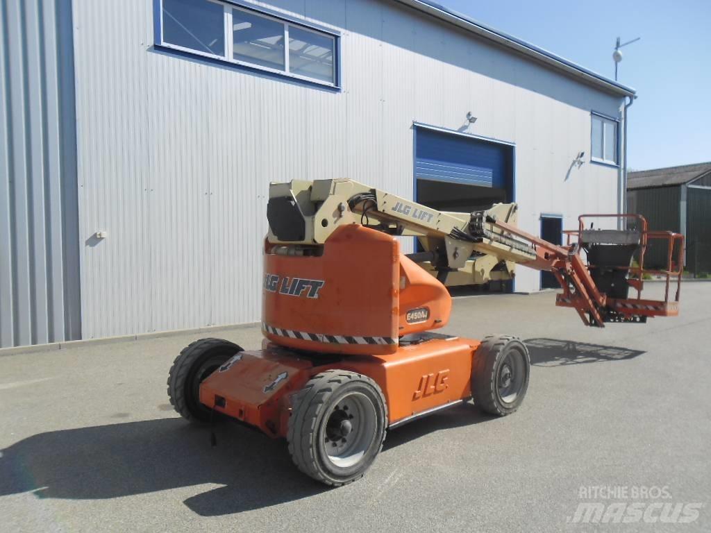 JLG E 450 AJ Iseliikuvad poomtõstukid