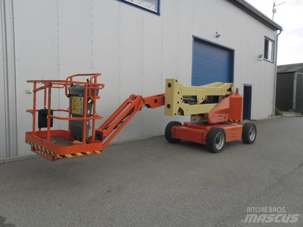 JLG E 450 AJ Iseliikuvad poomtõstukid