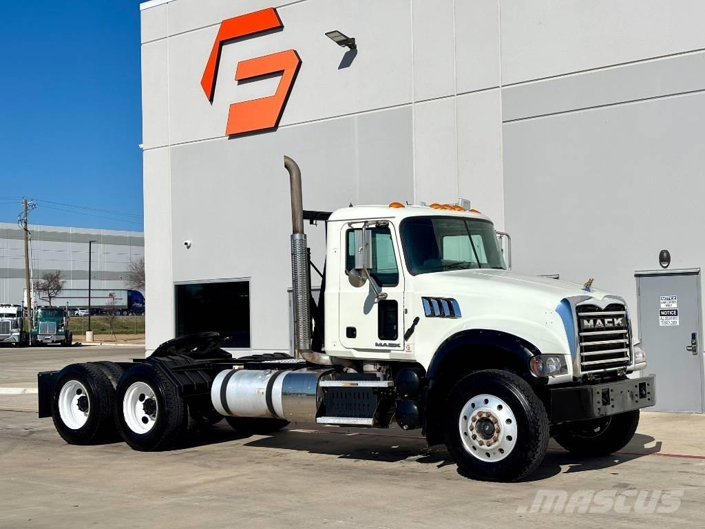 Mack Granite Sadulveokid