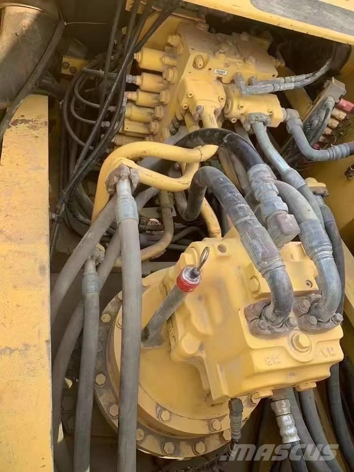 Komatsu PC 360 Roomikekskavaatorid