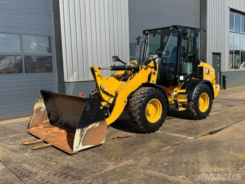 CAT 908M Rataslaadurid