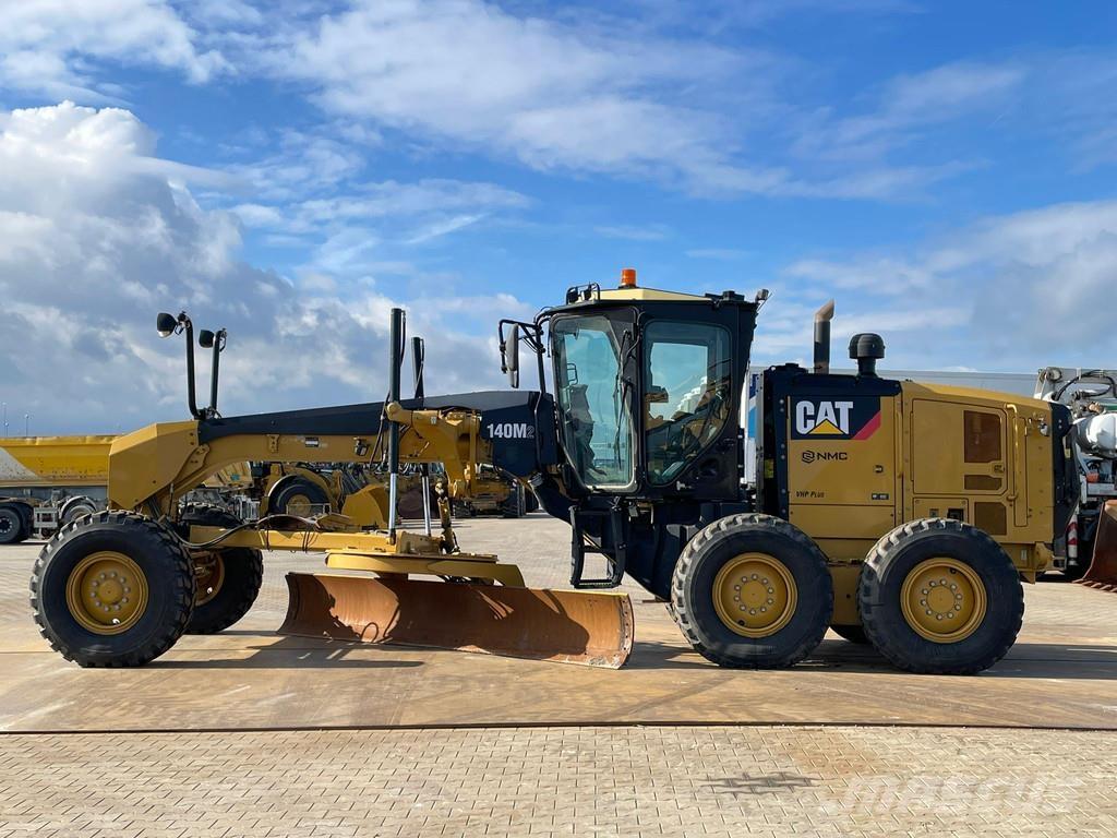 CAT 140M2 Greiderid