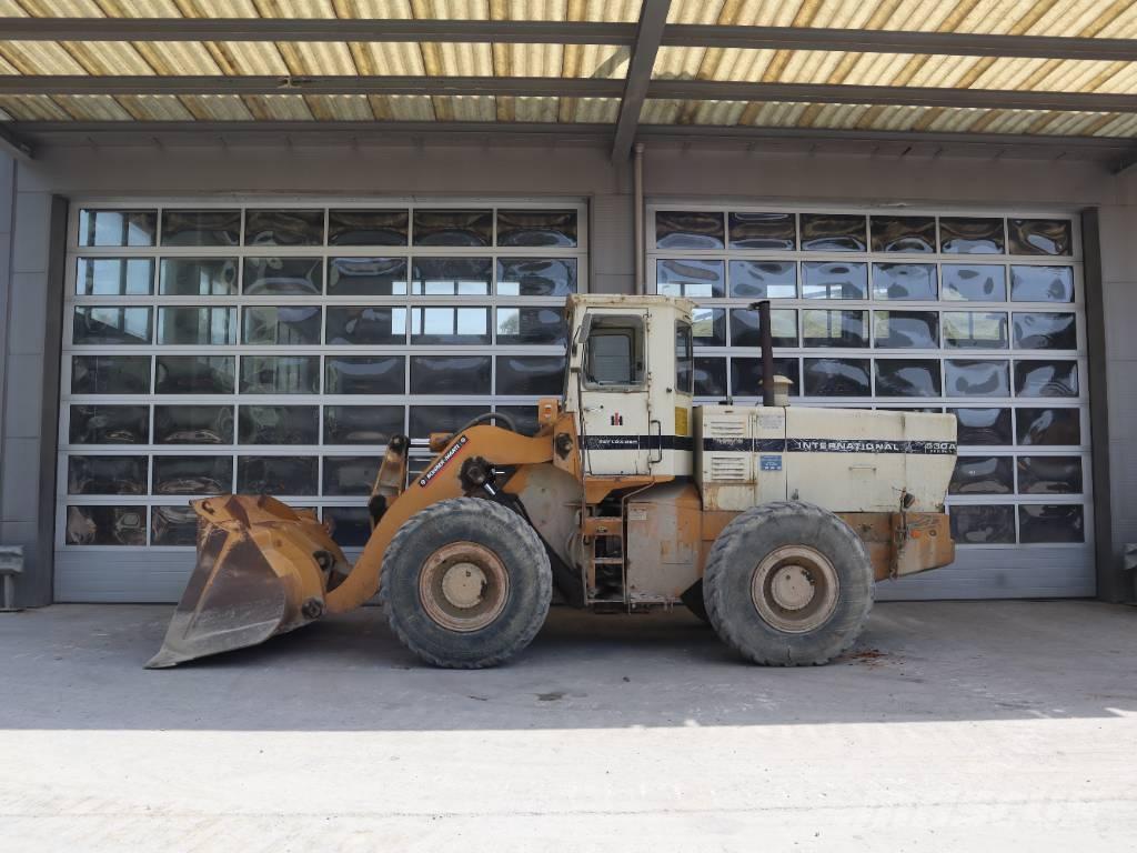 International 530 A Rataslaadurid